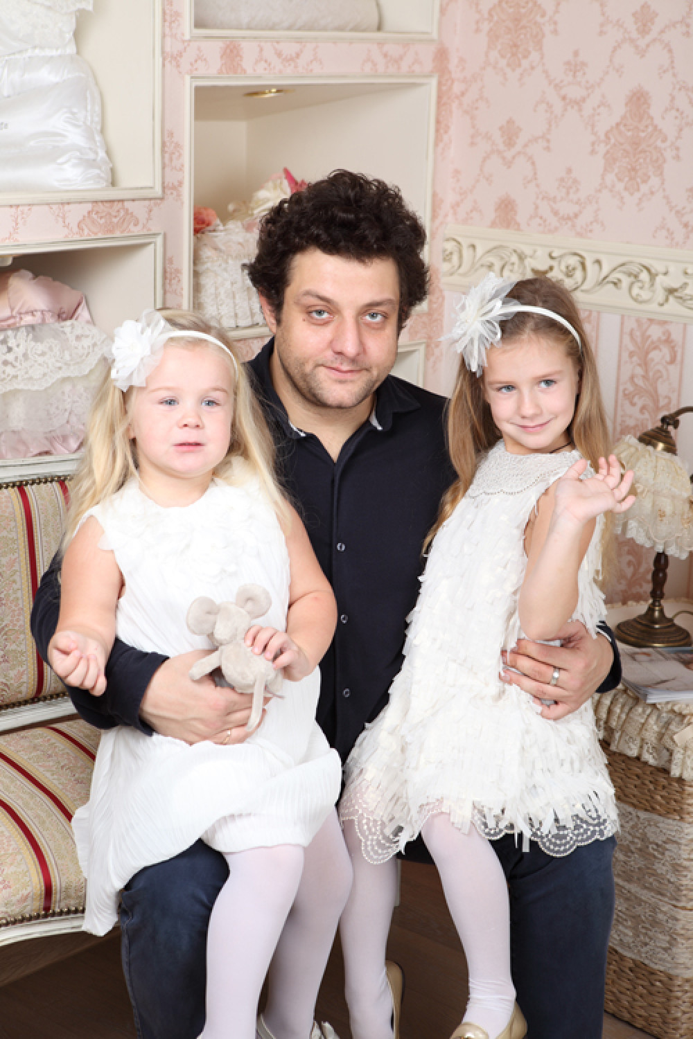 Михаил Полицеймако с дочерьми
