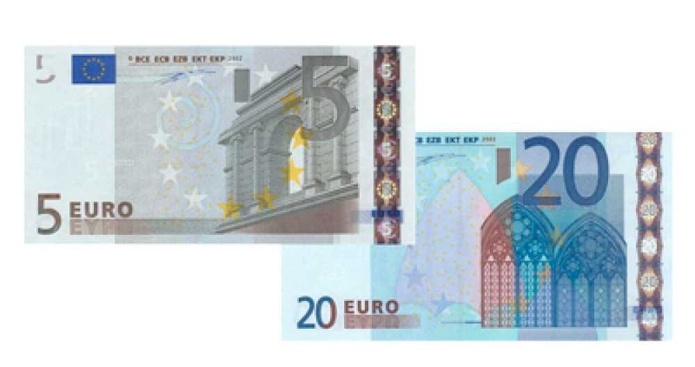 Впервые евро выпустили в виде банкнот в 2002 году. На каждой банкноте этой серии изображали флаг Евросоюза, карту Европы и название валюты «евро» в латинской и греческой транскрипции. На оборотной стороне купюр изображали каменные мосты в определенном стиле. Например, на купюре 20 евро — готический каменный мост, на купюре в 5 евро — каменный акведук в классическом стиле.