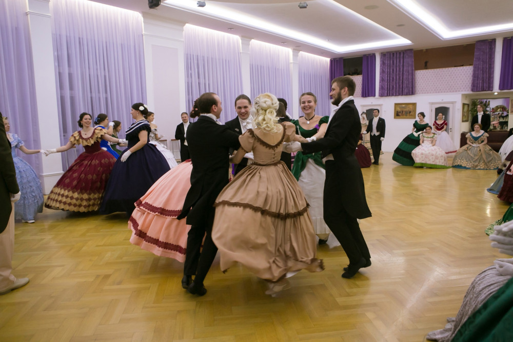 «Мистерия. Старинные танцы в Томске» - студия танца