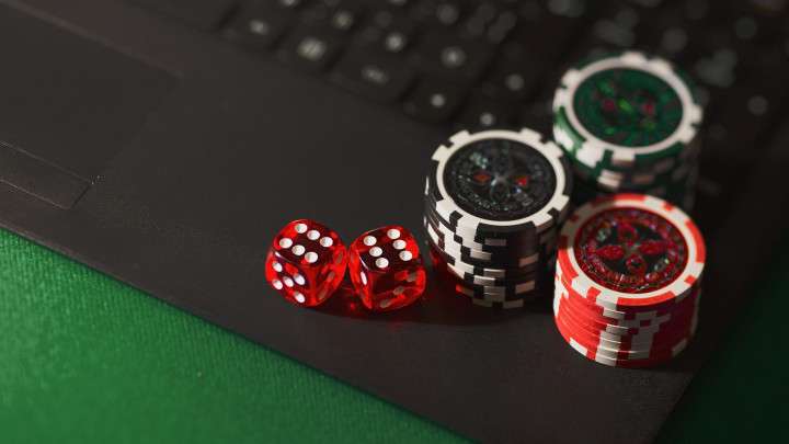 ставки на спорт и покер онлайн