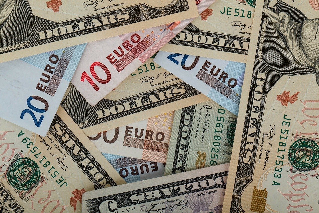 Индекс Мосбиржи упал на 10% на открытии торгов Индекс Мосбиржи упал на 10% на открытии торгов