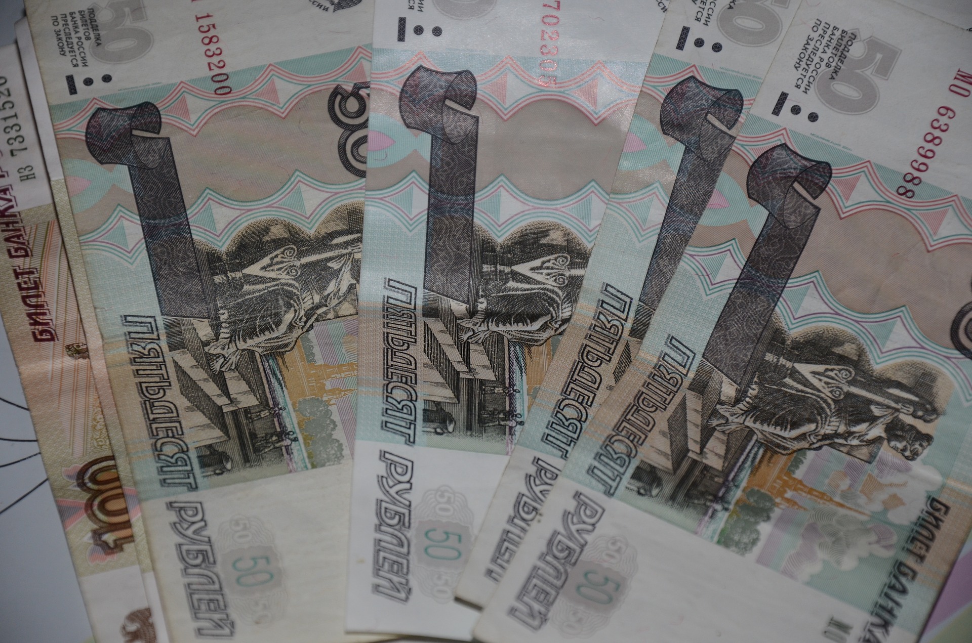 На погашение кредита россияне тратят в среднем 11 зарплат На погашение кредита россияне тратят в среднем 11 зарплат